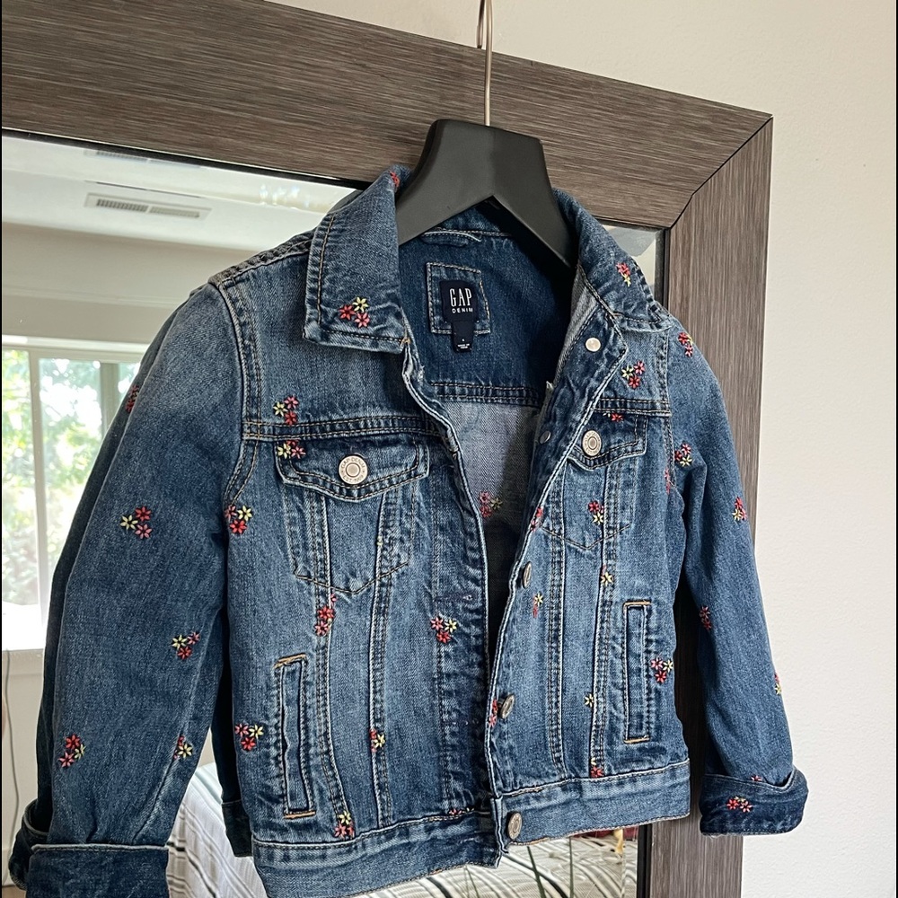 Girls Jean jacket - embroidered with flowers
